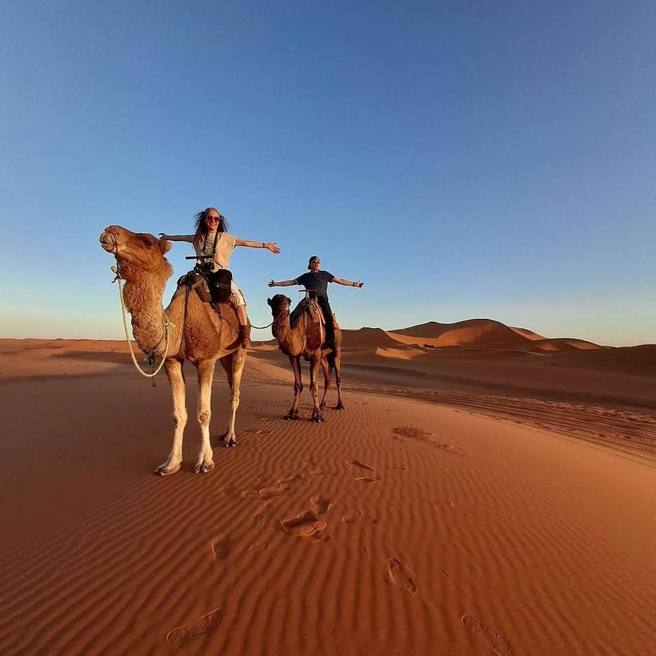 Merzouga Berbers Luxury Camp ภายนอก รูปภาพ