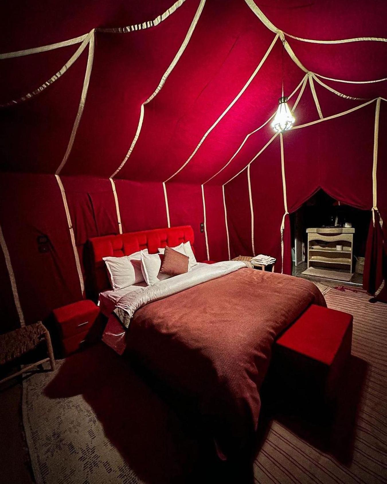 Merzouga Berbers Luxury Camp ภายนอก รูปภาพ